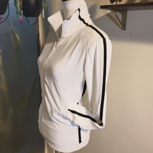 NORMA KAMALI Striped Jacket - Picture 5 of 10